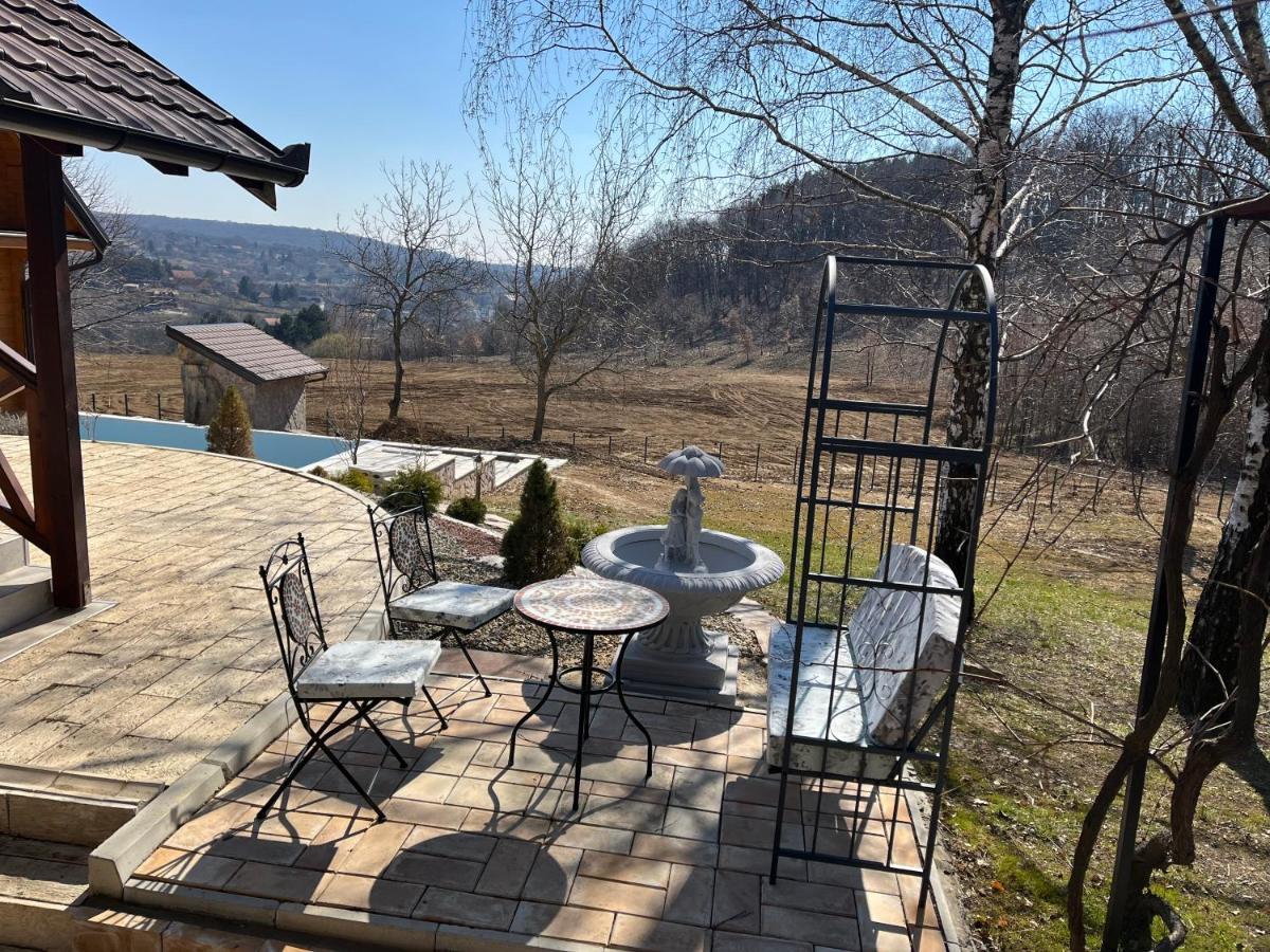 Apartmani Joka I Drvene Kucice Vrdnik Exterior foto