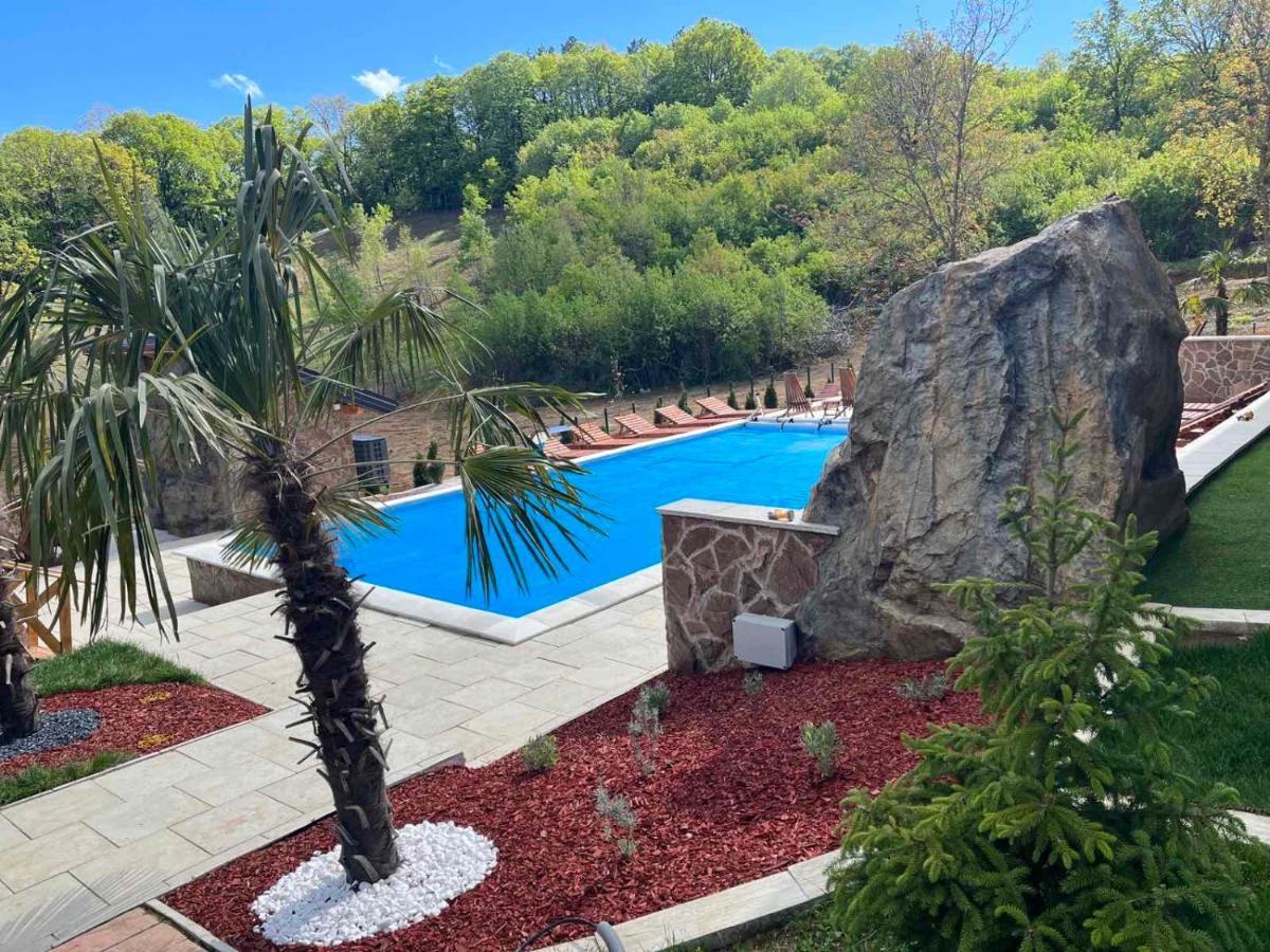 Apartmani Joka I Drvene Kucice Vrdnik Exterior foto