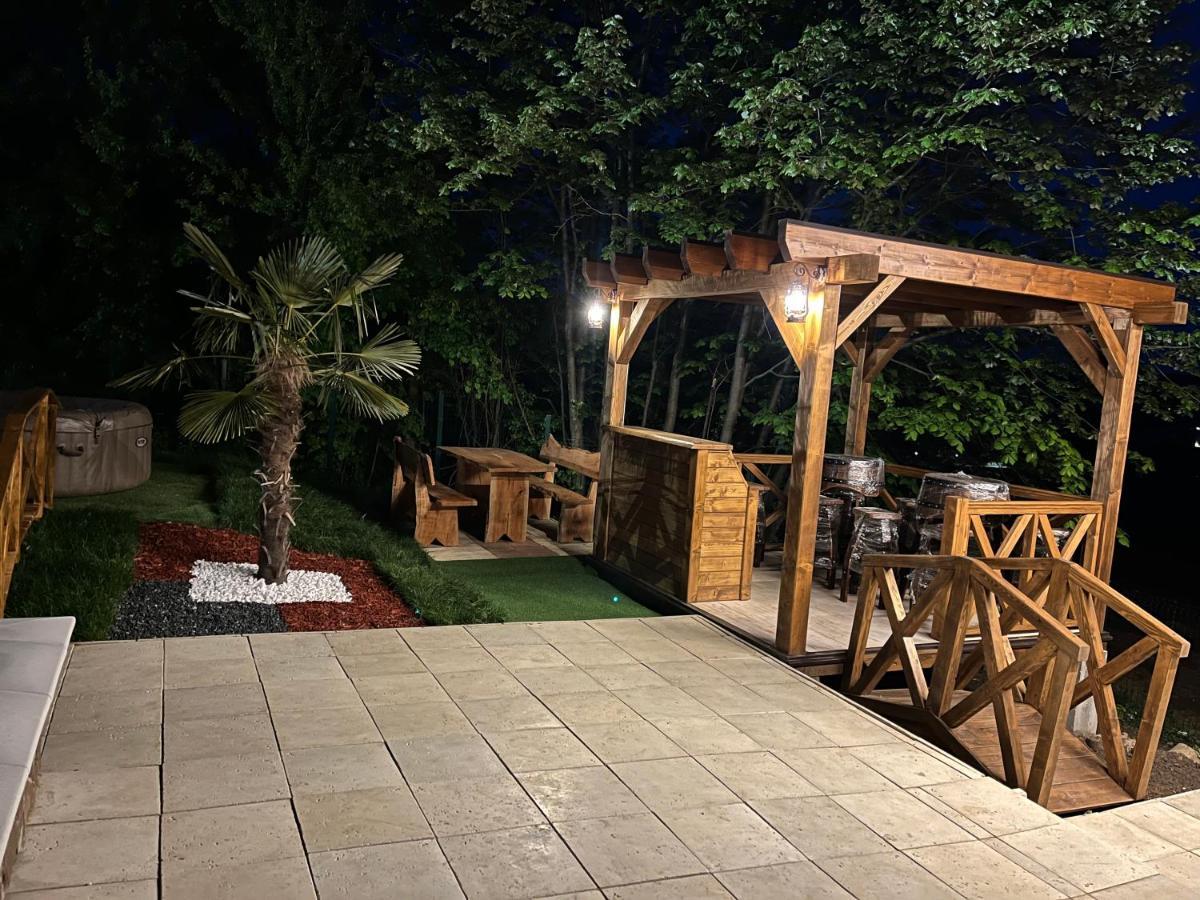 Apartmani Joka I Drvene Kucice Vrdnik Exterior foto