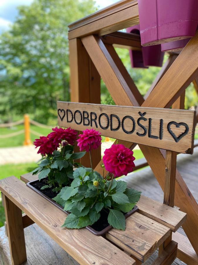 Apartmani Joka I Drvene Kucice Vrdnik Exterior foto